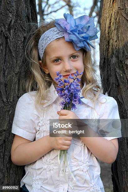 Flor Chica Foto de stock y más banco de imágenes de Adolescencia - Adolescencia, Adolescente, Adulto joven