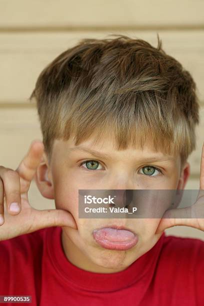 Foto de Para Criança e mais fotos de stock de Cabeça Humana - Cabeça Humana, Colocar a língua para fora, Comportamento