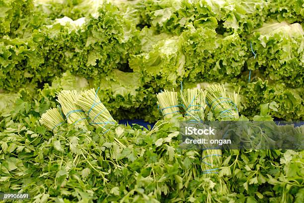 Foto de Salada De Materiais e mais fotos de stock de Alface - Alface, Alimentação Saudável, Campo