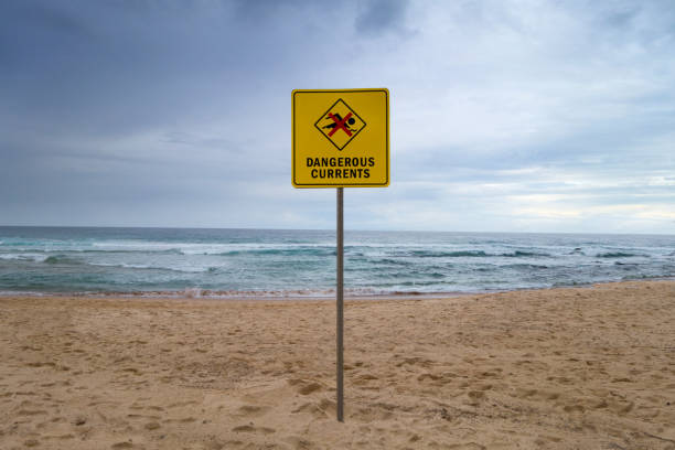 istock dangerous currents sign bondi, beach, sydney, australia 899073950
