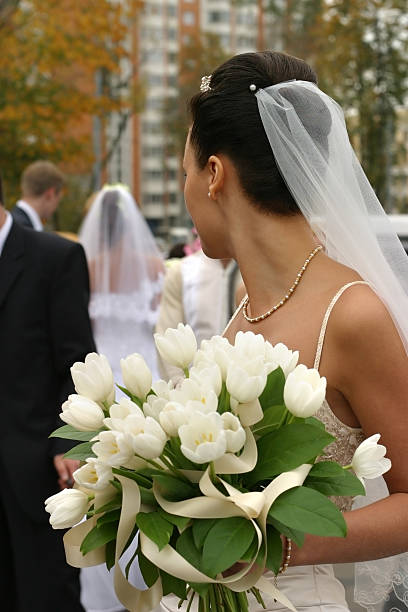 la mariée - bouquet wedding bride flower photos et images de collection