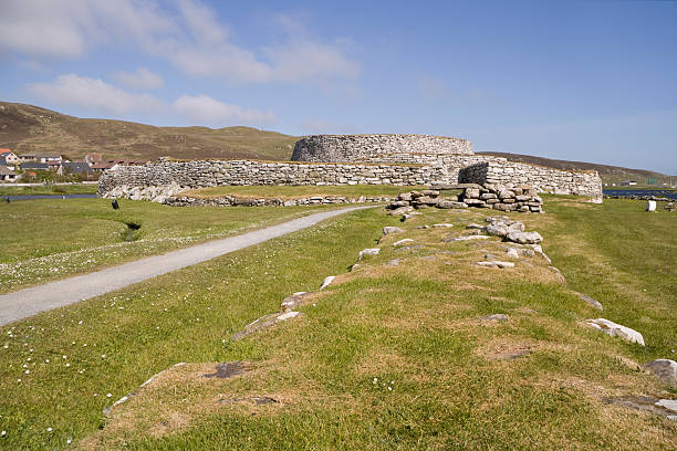 clickimin broch - shetland islands lerwick ancient famous place stock-fotos und bilder