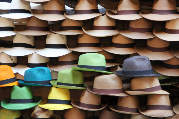 una selección de panamá sombreros, cartagena, colombia, latinoamérica. - accesorio de cabeza fotos fotografías e imágenes de stock