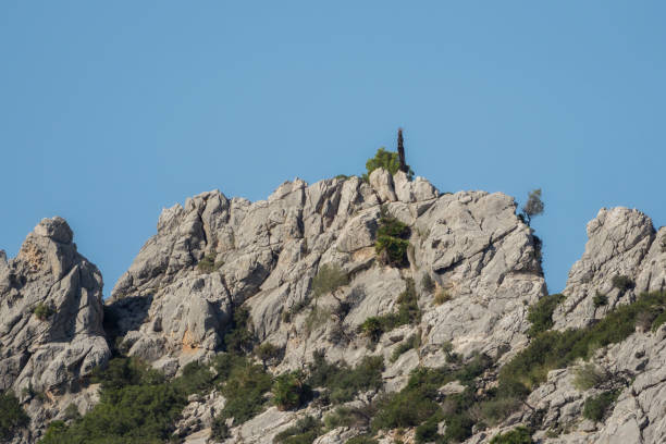 istock View of rocks and blue sky 899141262