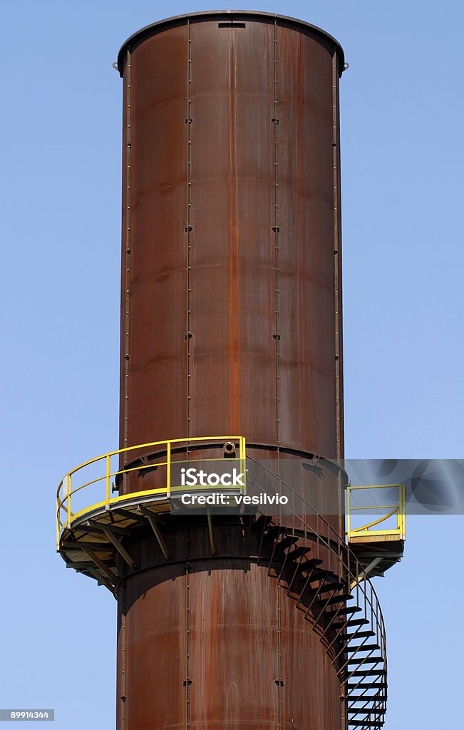 Coș de fum ruginit - Fotografie de stoc Antic fără redevențe Coș de fum ruginit - Fotografie de stoc Antic fără redevențe