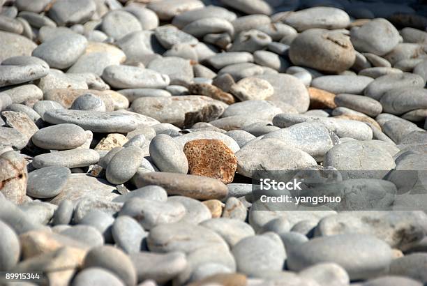 Plaża Kamienie - zdjęcia stockowe i więcej obrazów Bez ludzi - Bez ludzi, Bliskie zbliżenie, Cięcie w linii środkowej