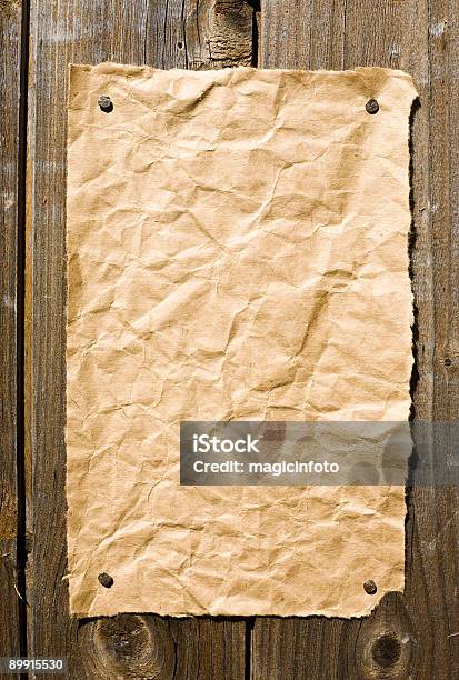 Foto de Papel Velho Na Textura De Madeira Escura e mais fotos de stock de Antigo - Antigo, Antiguidade, Arcaico