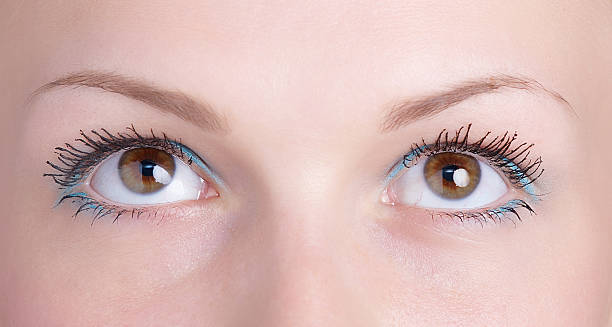 istock Brown girl eye - glance up 89918942