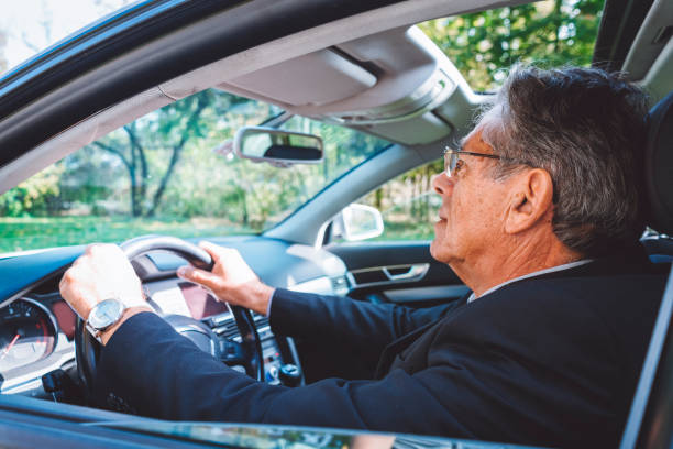 istock Driving from work to the next meeting 899199394