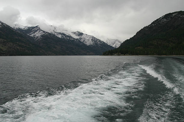 istock Wake behind a speeding boat on mountain lake 89920670