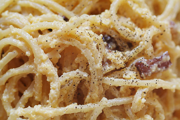 Gli spaghetti alla Carbonara, close-up - foto stock