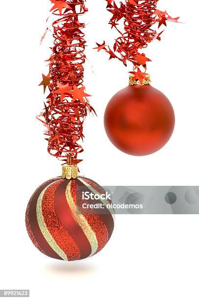 Czerwony Boże Narodzenie Ozdoby - zdjęcia stockowe i więcej obrazów Bez ludzi - Bez ludzi, Białe tło, Biały