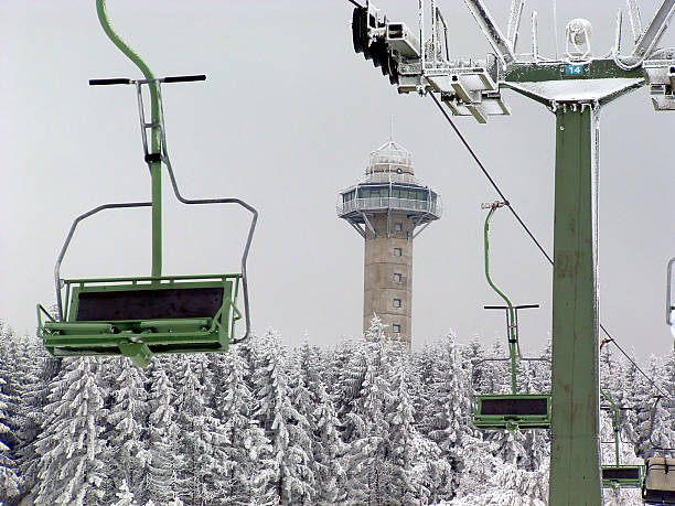 ettelsberg in willingen (업랜드/sauerland) mit sessellift - skiurlaub 뉴스 사진 이미지