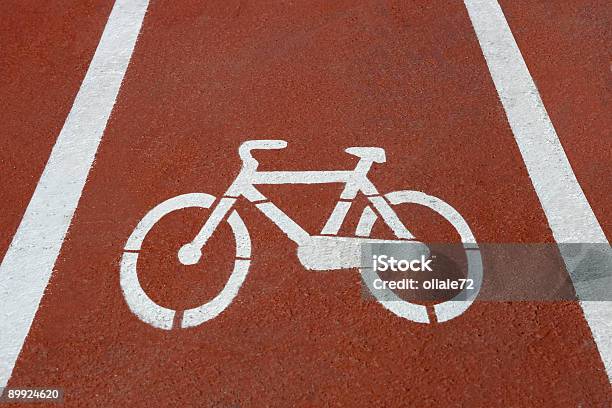 Cycling Street Сигнала — стоковые фотографии и другие картинки Асфальт - Асфальт, Без людей, Белый