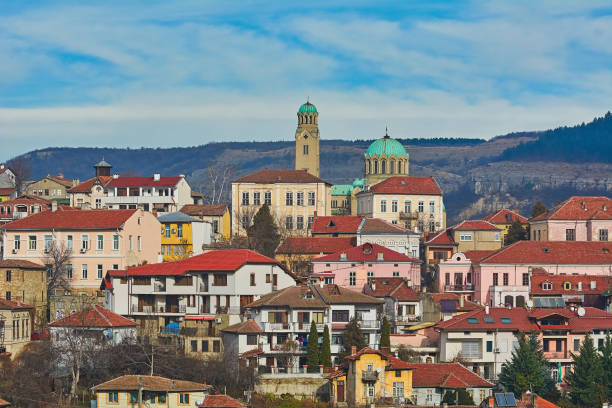 istock Panoramic View of Veliko Tarnovo 899248080