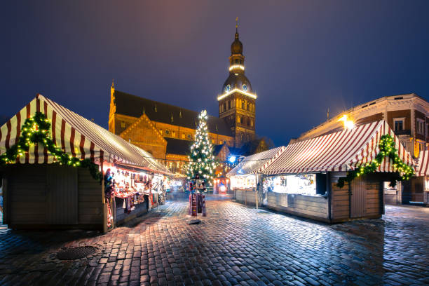 istock Christmas Market in Riga, Latvia 899255526