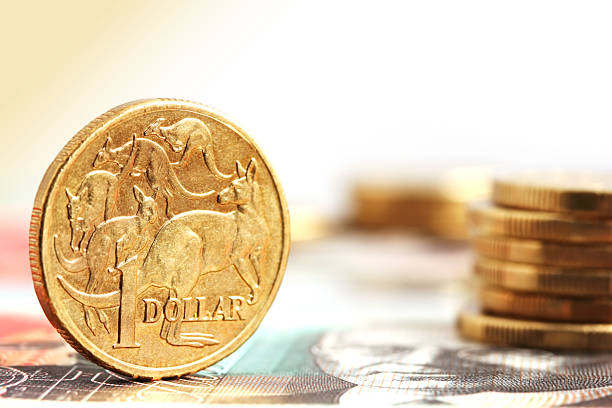 um dólar moeda australiana - australian dollars australia australian culture finance imagens e fotografias de stock