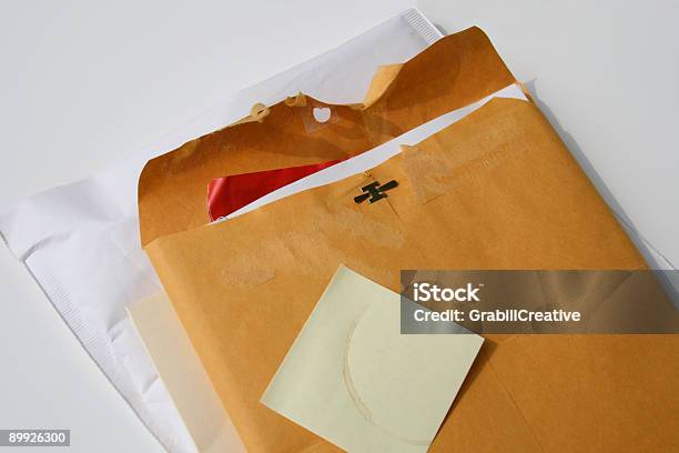 Photo libre de droit de Arrivé Aujourdhui banque d'images et plus d'images libres de droit de Enveloppe kraft - Enveloppe kraft, Café - Boisson, Document