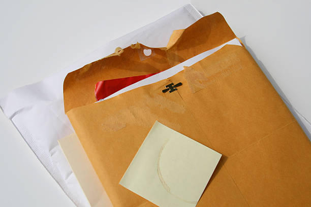 прибытия сегодня - envelope opening stack open стоковые фото и изображения