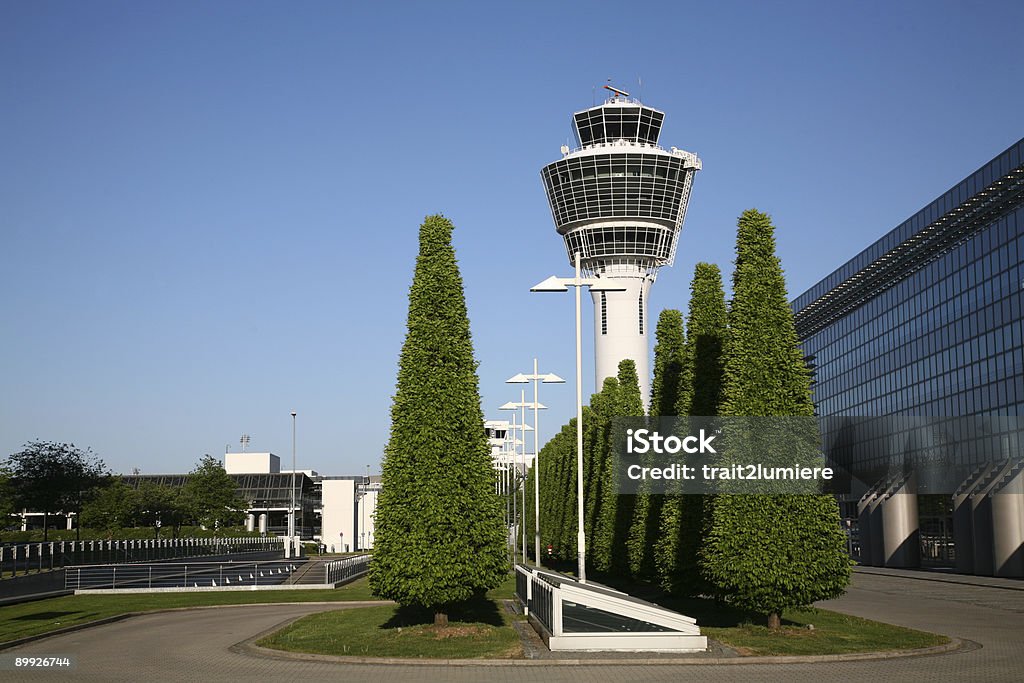 Tour de contrôle de trafic aérien - Photo de Aéroport libre de droits