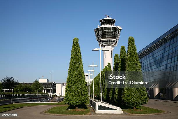 Photo libre de droit de Tour De Contrôle De Trafic Aérien banque d'images et plus d'images libres de droit de Aéroport - Aéroport, Munich, Tour - Structure bâtie