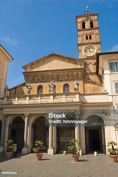 Сантамария In Trastevere Рим — стоковые фотографии и другие картинки Санта-Мария - Рим - Санта-Мария - Рим, Арка - архитектурный элемент, Архитектура