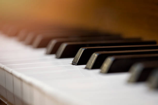 piano keys - piano piano key orchestra close up imagens e fotografias de stock