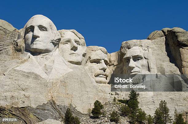 Monte Rushmore - Fotografie stock e altre immagini di Monumento Nazionale del Monte Rushmore - Monumento Nazionale del Monte Rushmore, George Washington, Abramo Lincoln