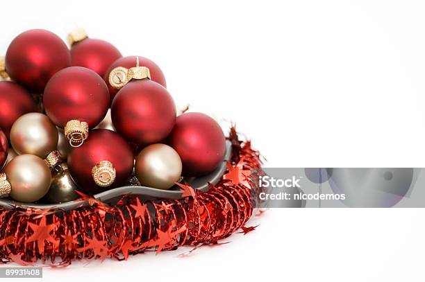 Foto de Enfeites Natal e mais fotos de stock de Bola de Árvore de Natal - Bola de Árvore de Natal, Branco, Decoração de Natal