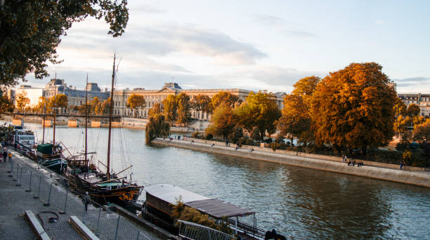 istock Sunset on the Seine River 899317058