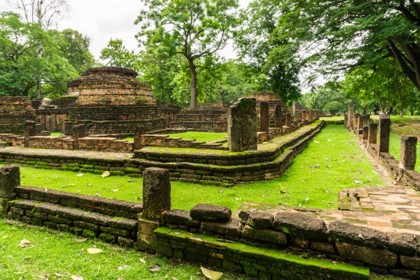 kamphaeng phet, tailândia - julho 1,2017: kamphaeng phet historical park, no reino da tailândia. - 12017 - fotografias e filmes do acervo