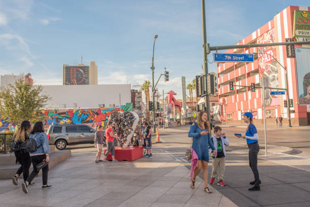 people visiting container park, downtown las vegas - downtown las vegas fremont street experience nevada las vegas metropolitan area imagens e fotografias de stock