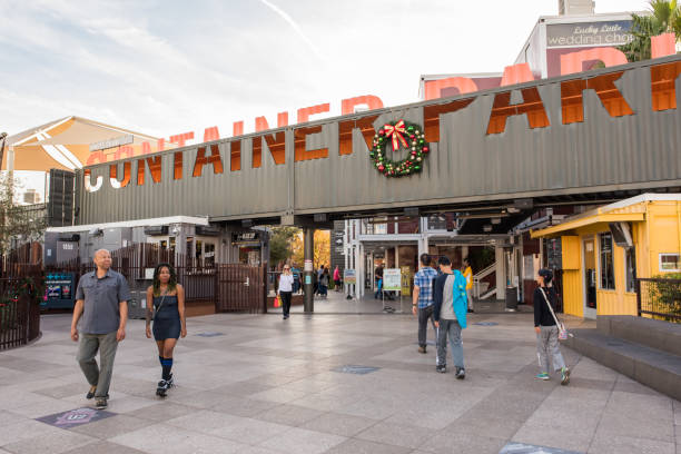 people visiting container park, downtown las vegas - downtown las vegas fremont street experience nevada las vegas metropolitan area imagens e fotografias de stock