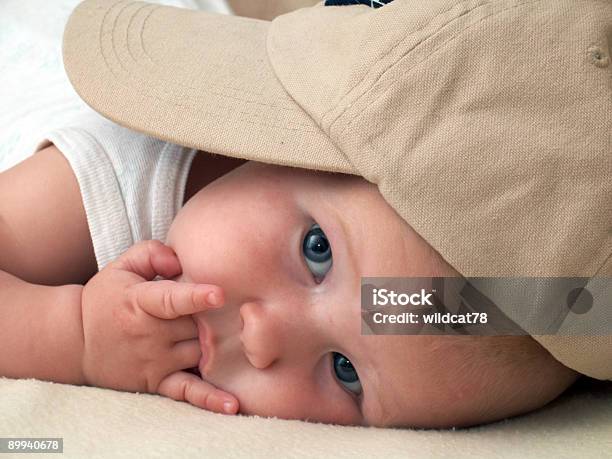 Explore Os Dedos - Fotografias de stock e mais imagens de Ao Ar Livre - Ao Ar Livre, Assobiar, Bebé