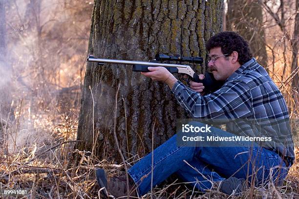 Hombre De Caza Foto de stock y más banco de imágenes de Actividades recreativas - Actividades recreativas, Adulto, Aire libre