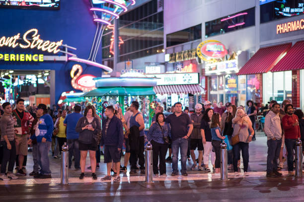 crowd of people at fremont street experience, downtown las vegas - downtown las vegas fremont street experience nevada las vegas metropolitan area imagens e fotografias de stock