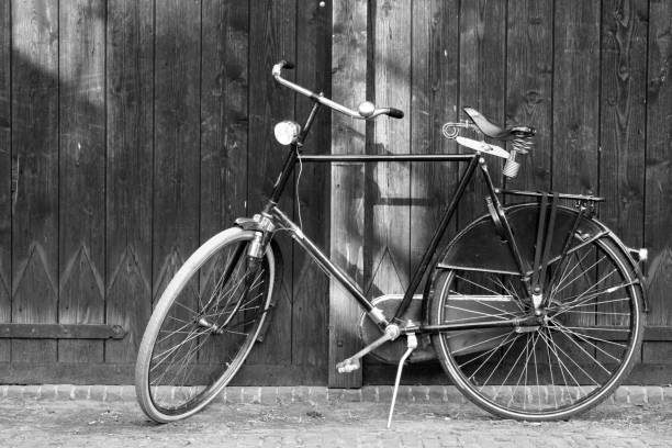 Old-fashioned bicycle (b&w)  bicycle light photos stock pictures, royalty-free photos & images
