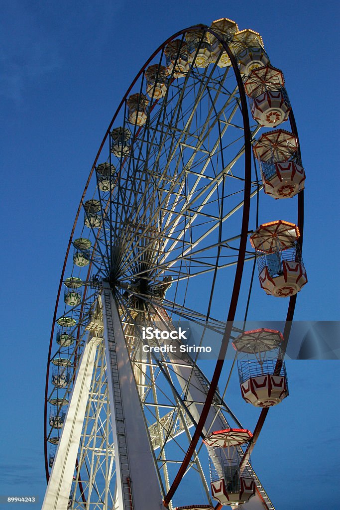 Riesenrad in der Dämmerung - Lizenzfrei Abenddämmerung Stock-Foto