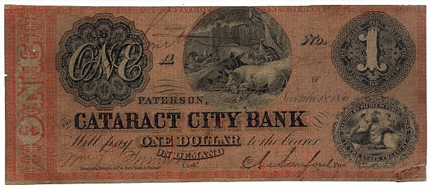 istock The Cataract City Bank 89944315