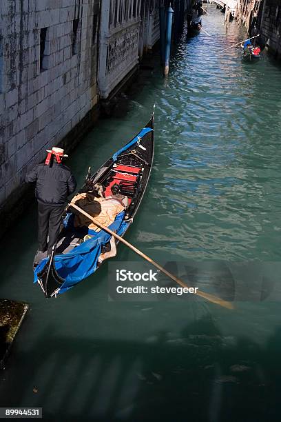 Gôndola Em Veneza - Fotografias de stock e mais imagens de Admirar a Vista - Admirar a Vista, Canal - Água Corrente, Castello