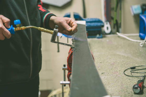 istock sharpening of an edging of mountain skis 899461728