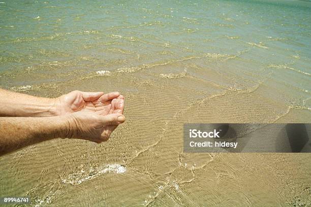 Playa Agua Foto de stock y más banco de imágenes de Manos ahuecadas - Manos ahuecadas, Mar, Actividades recreativas