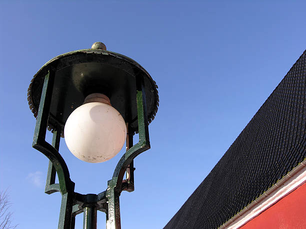 lampada dal vecchio giorni - denmark street street light design foto e immagini stock