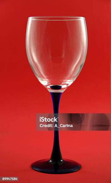 Copa De Vino Foto de stock y más banco de imágenes de Alto - Descripción física - Alto - Descripción física, Azul, Bebida