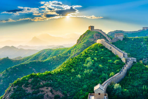 万里の長城。 - tourist travel china great wall of china ストックフォトと画像