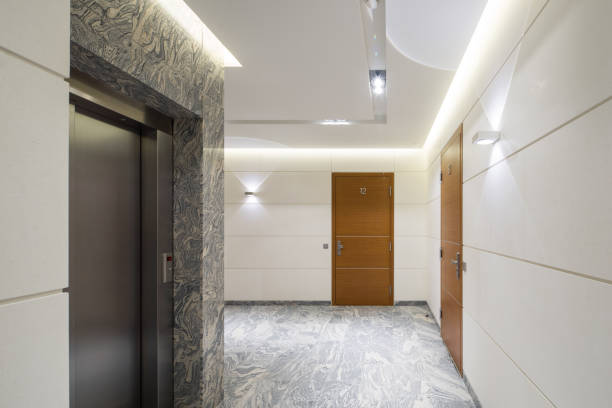 istock Hall staircase and elevator in a modern block of flats. 899476114