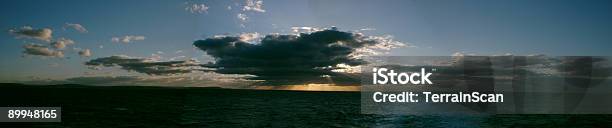 Photo libre de droit de Panorama Sur La Mer Au Coucher Du Soleil Scenary banque d'images et plus d'images libres de droit de Aube - Aube, Ciel, Coucher de soleil