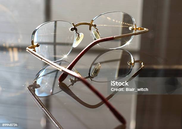 Elegantes Gafas Foto de stock y más banco de imágenes de Gafas - Gafas, Ligero, Accesorio para ojos