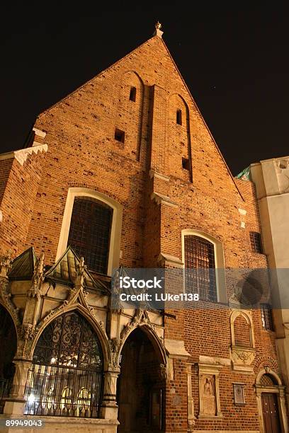 Iglesia De Santa Bárbara Foto de stock y más banco de imágenes de Arco - Característica arquitectónica - Arco - Característica arquitectónica, Arquitectura exterior, Color - Tipo de imagen