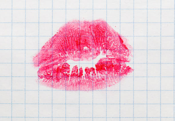 istock imprint of lips on paper. close 899490990